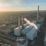 Rénovation énergétique des bâtiments industriels : comment combiner isolation performante et production solaire intégrée